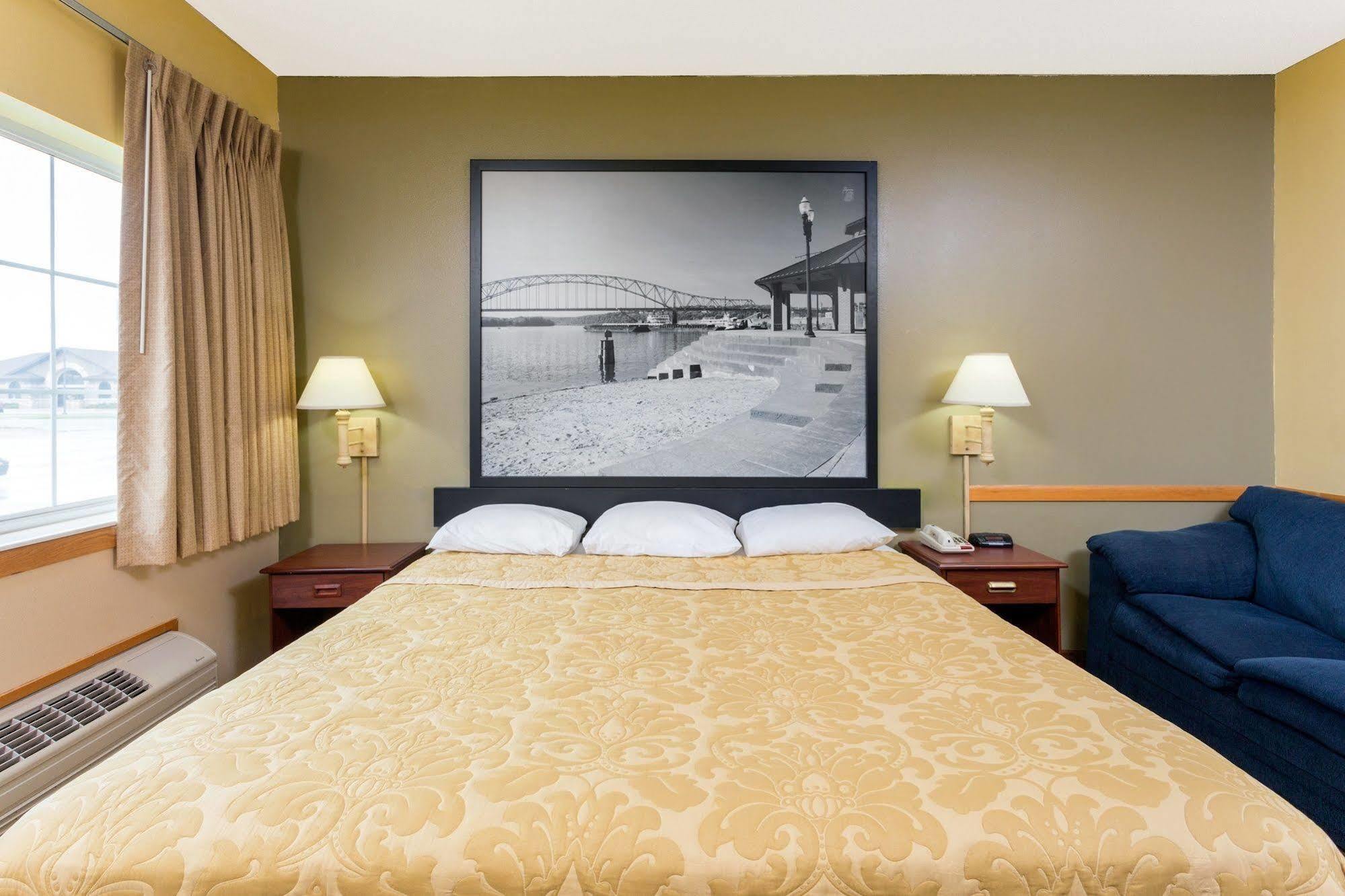 Super 8 By Wyndham Osage Ξενοδοχείο Εξωτερικό φωτογραφία